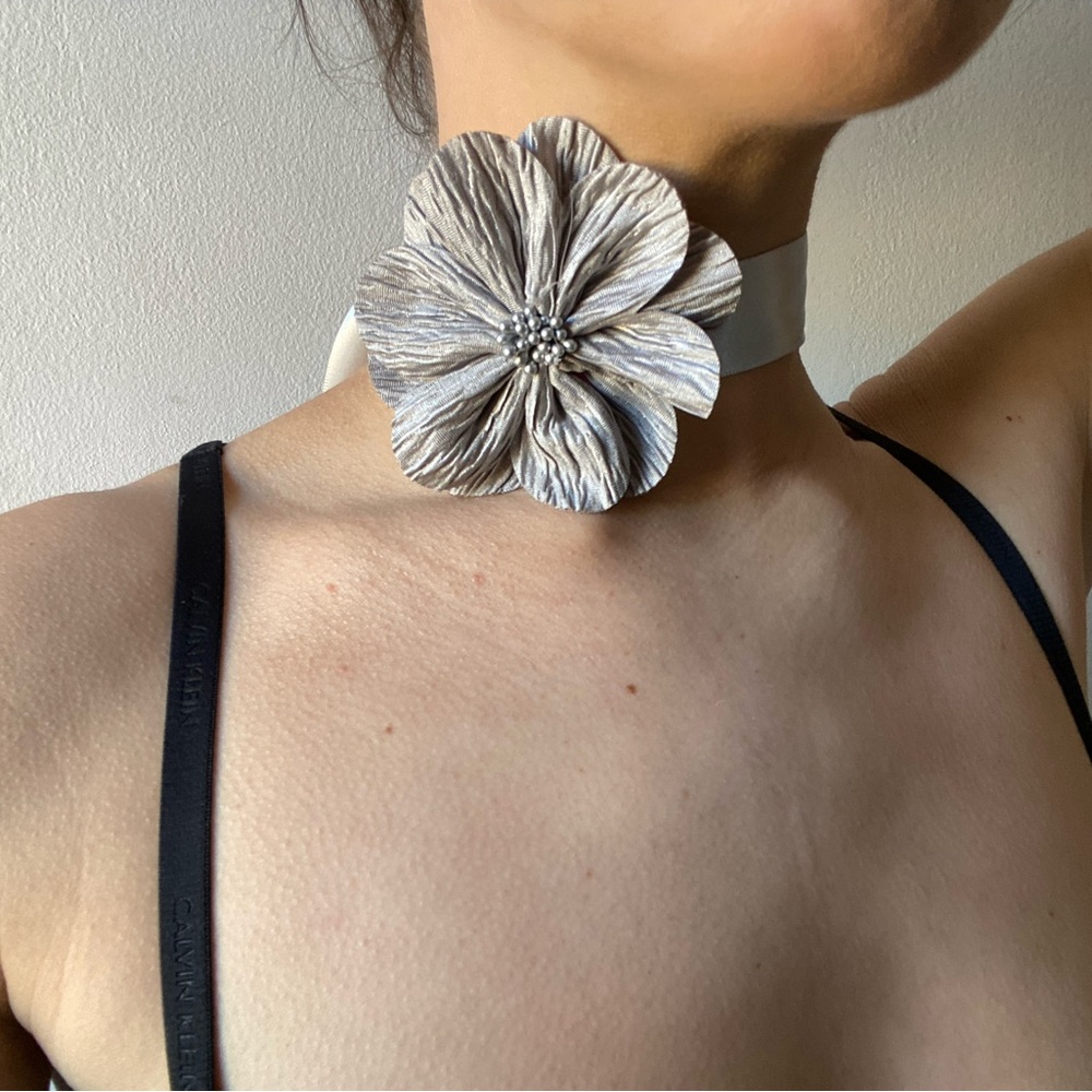 Flower Choker